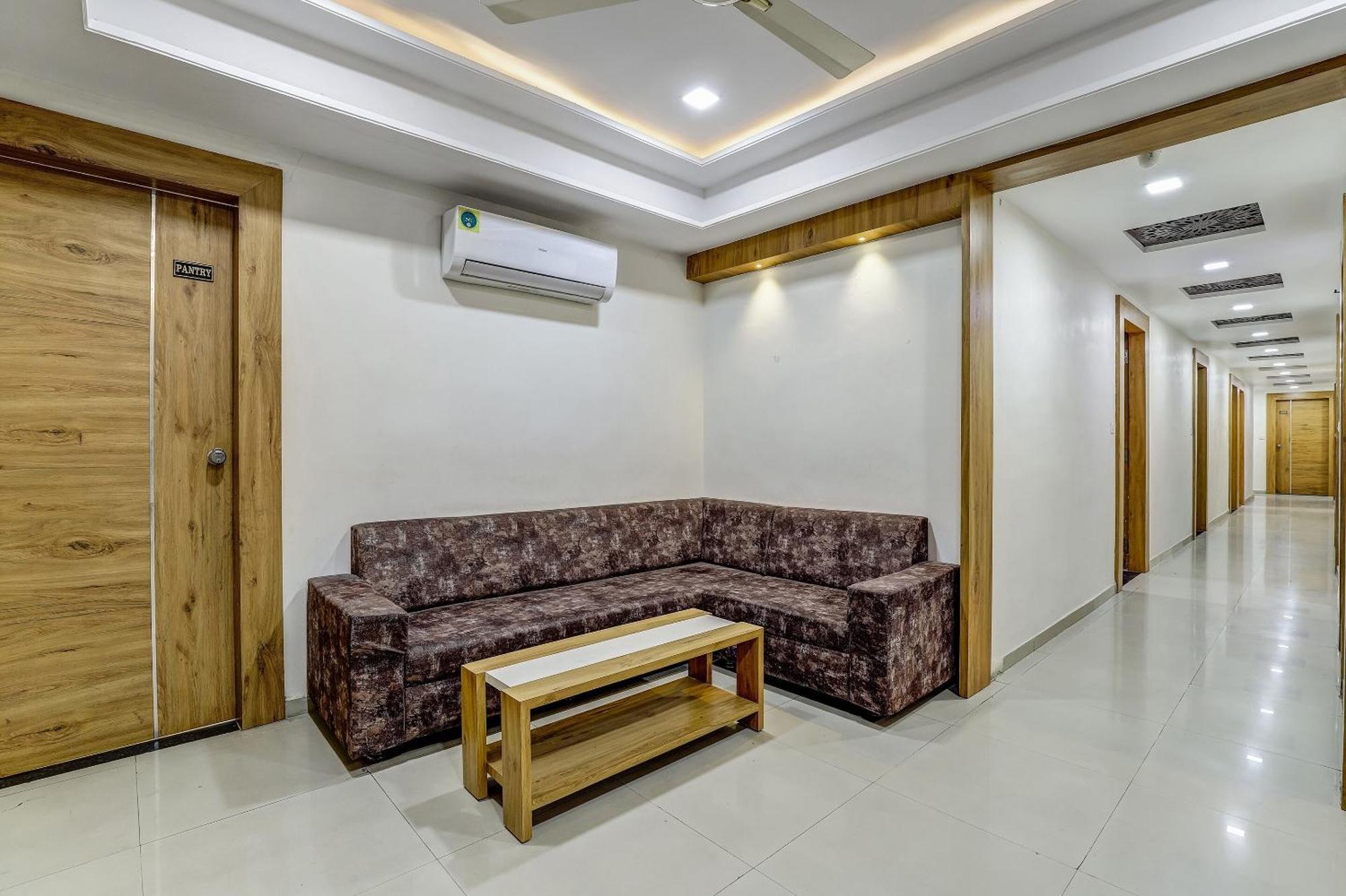 Naroda Capital O Maple View酒店 外观 照片
