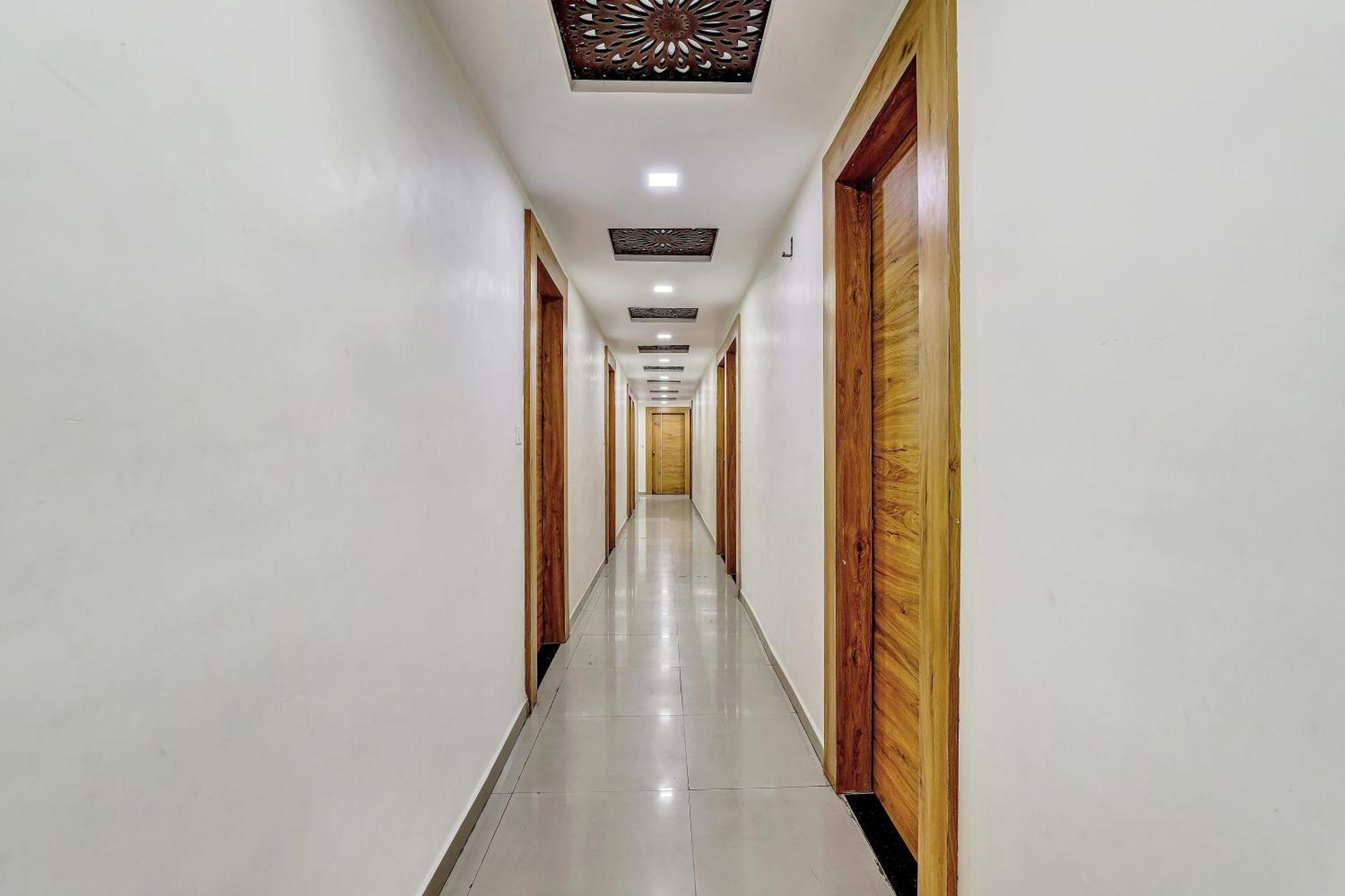 Naroda Capital O Maple View酒店 外观 照片